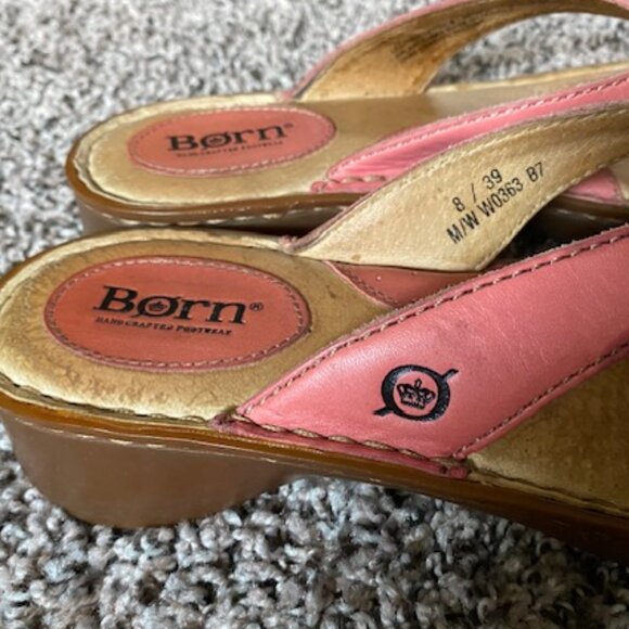BORN Flip Flips SANDALS * PINK Coral 100% LEATHER UPPERS & padded insole~ 8 / 39 - Picture 4 of 12